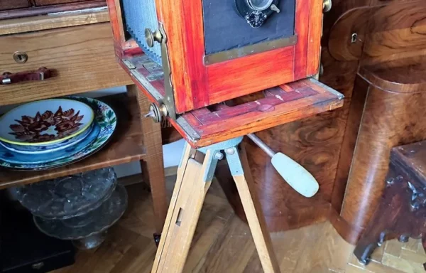 Starý drevený fotoaparát