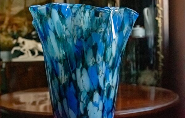 Váza (farebné sklo)